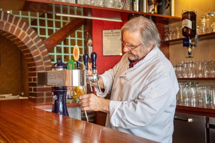Pause détente au bar de l’hôtel Brienne-le-Château